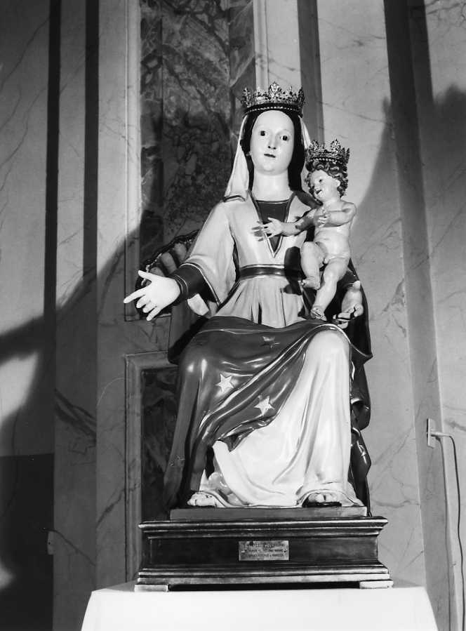 Madonna in trono con Bambino (statua) - bottega campana (sec. XIX)