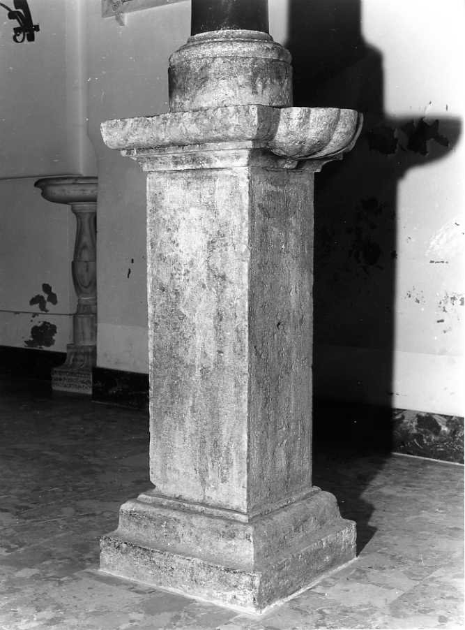 acquasantiera - a fusto - bottega campana (sec. XVIII)