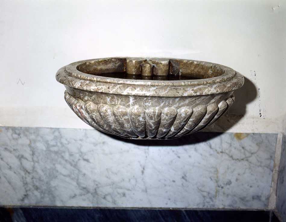 acquasantiera pensile, serie - bottega campana (seconda metà sec. XIX)