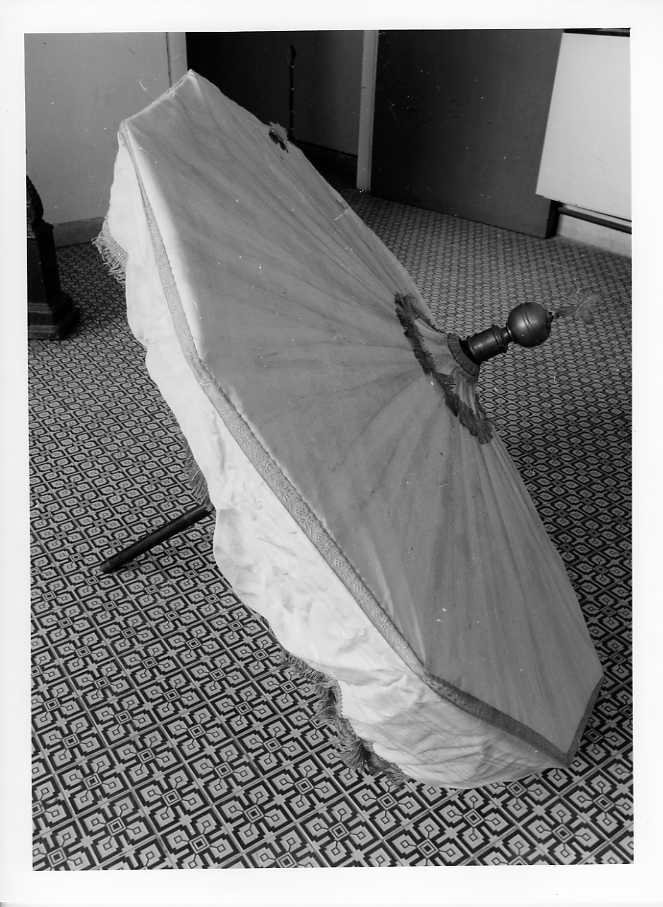 ombrellino processionale - manifattura campana (primo quarto sec. XX)