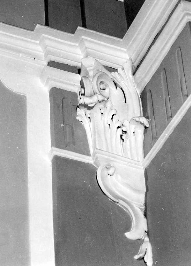 capitello di lesena, serie di Capuano Pasquale (sec. XVIII)