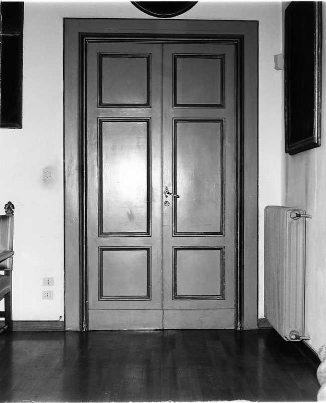 porta - a due battenti, serie - bottega campana (sec. XVIII)