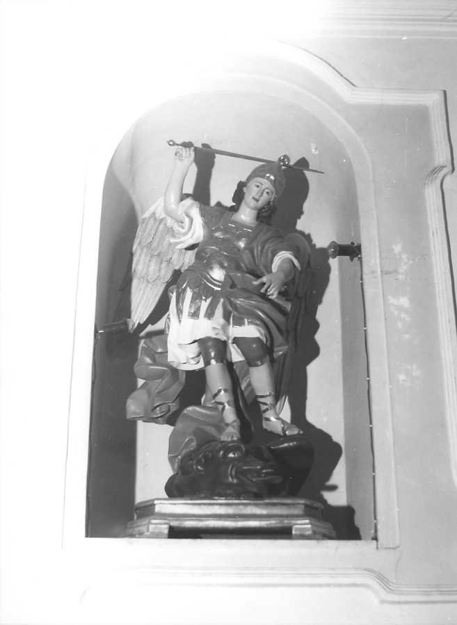 San Michele Arcangelo combatte il drago (statua) - bottega campana (sec. XIX)