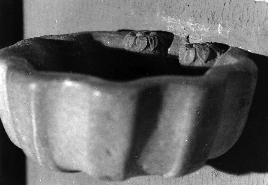 acquasantiera - a conchiglia, serie - bottega campana (sec. XIX)