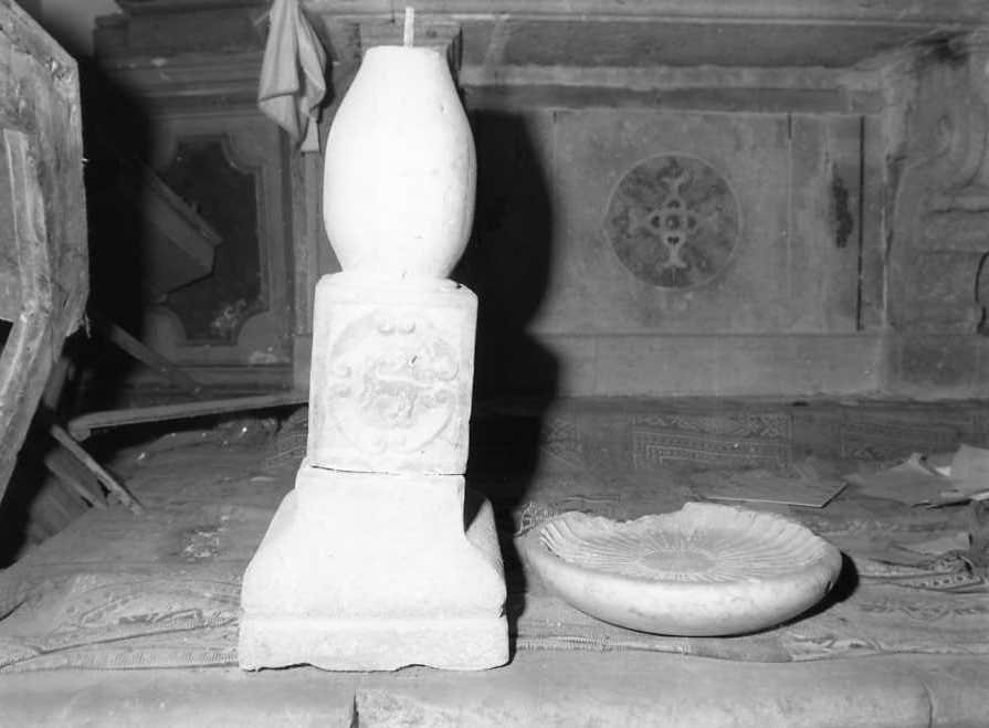 acquasantiera - a fusto - bottega campana (sec. XVII)