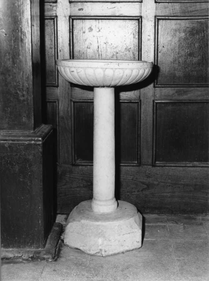 acquasantiera - a fusto - bottega campana (sec. XVIII)