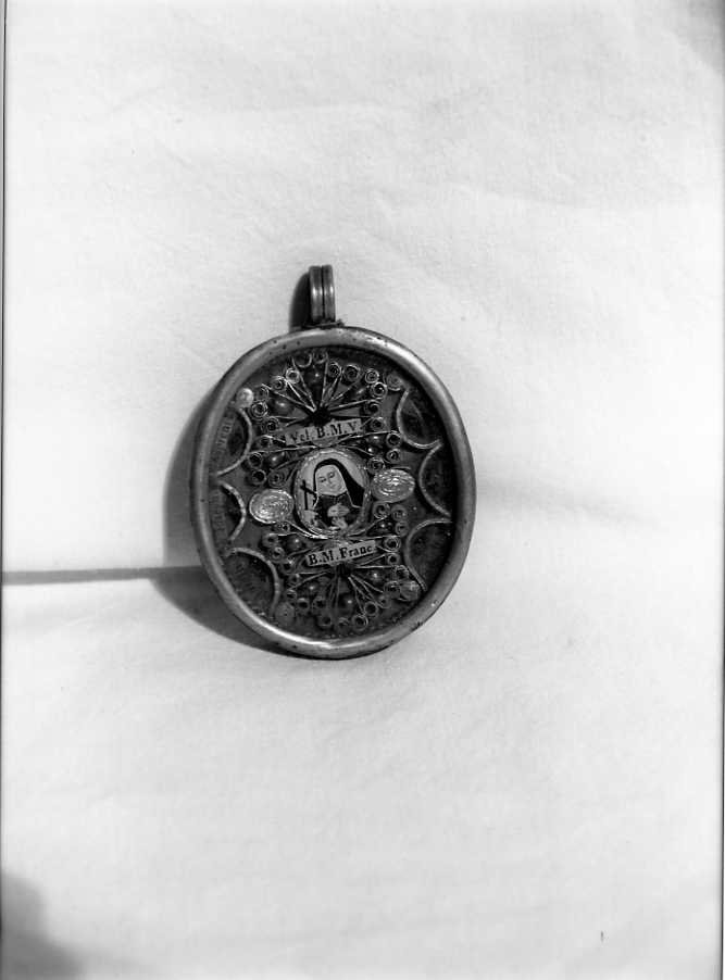 reliquiario a capsula - a medaglione - bottega campana (prima metà sec. XX)