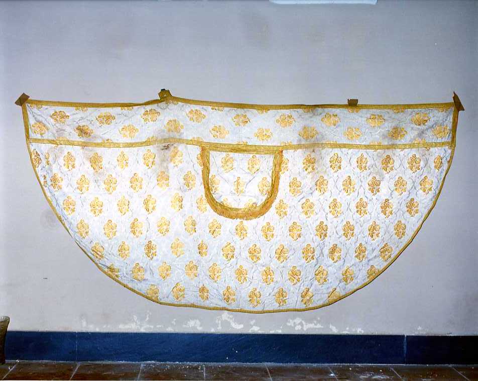 piviale - manifattura campana (seconda metà sec. XIX)