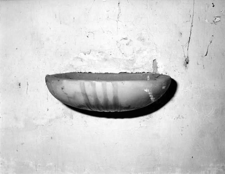 acquasantiera da parete, coppia - bottega campana (fine sec. XIX)