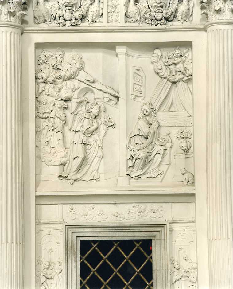 Visitazione/ Viaggio a Betlemme (rilievo, insieme) di Di Majo Giuseppe (sec. XVII)