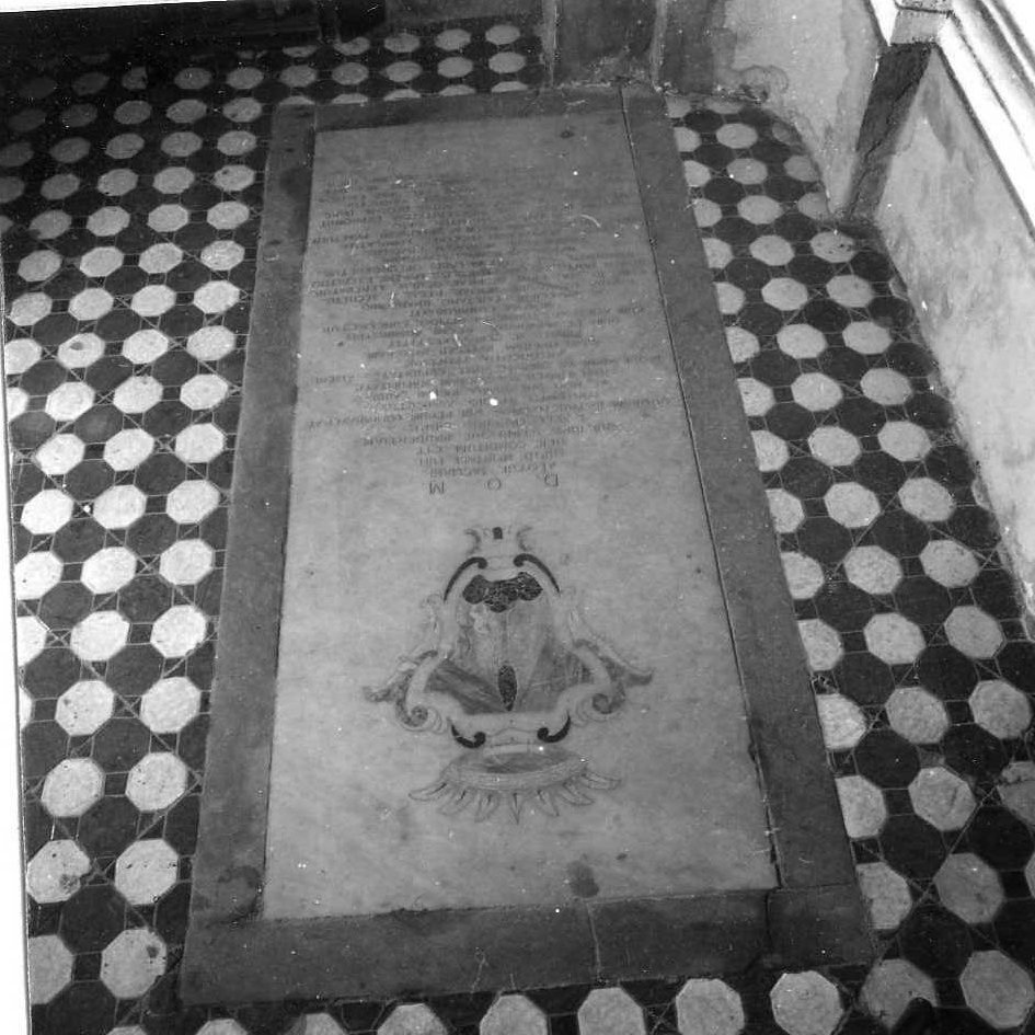 lastra tombale - bottega campana (sec. XVIII)