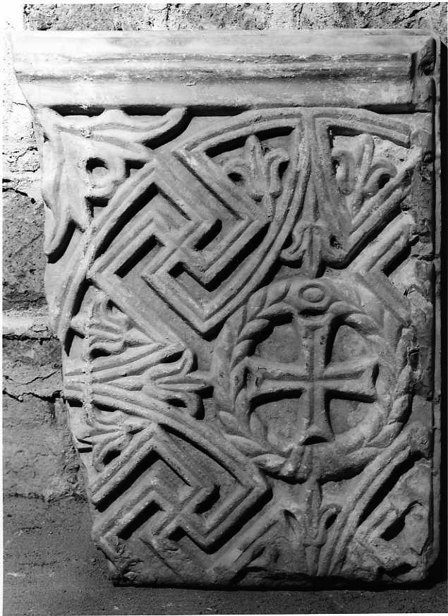 pluteo, frammento - bottega Italia meridionale (sec. VIII)