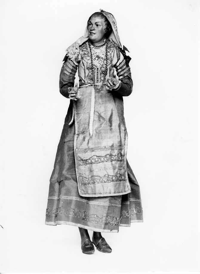 donna (statuetta di presepio) di Celebrano Camillo (seconda metà sec. XVIII)