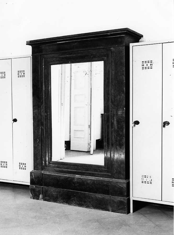 armadio - bottega napoletana (prima metà sec. XX)