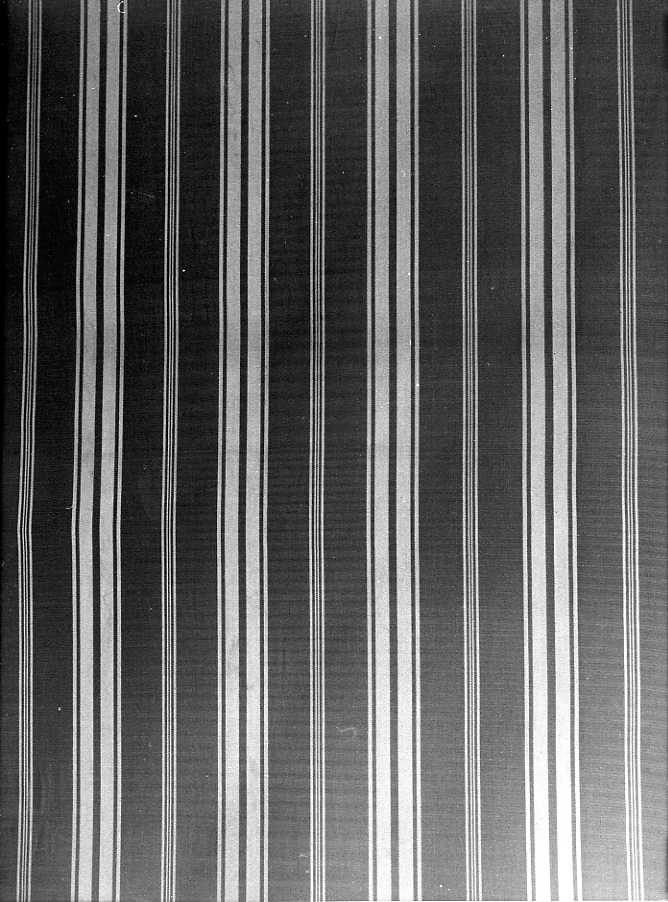 Parato in seta con bande verticali di diversa grandezza, Parato (parato, elemento d'insieme) - manifattura di San Leucio (sec. XX)