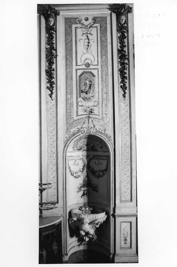 Figura femminile, Motivi Decorativi (dipinto, elemento d'insieme) di Pasquale Filippo (seconda metà sec. XVIII)