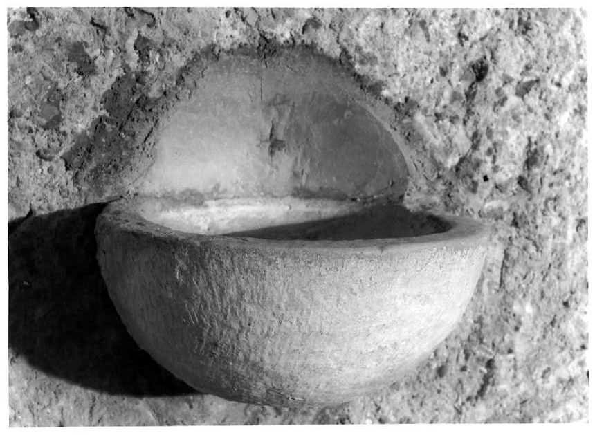 acquasantiera da parete - ambito campano (sec. XIX)