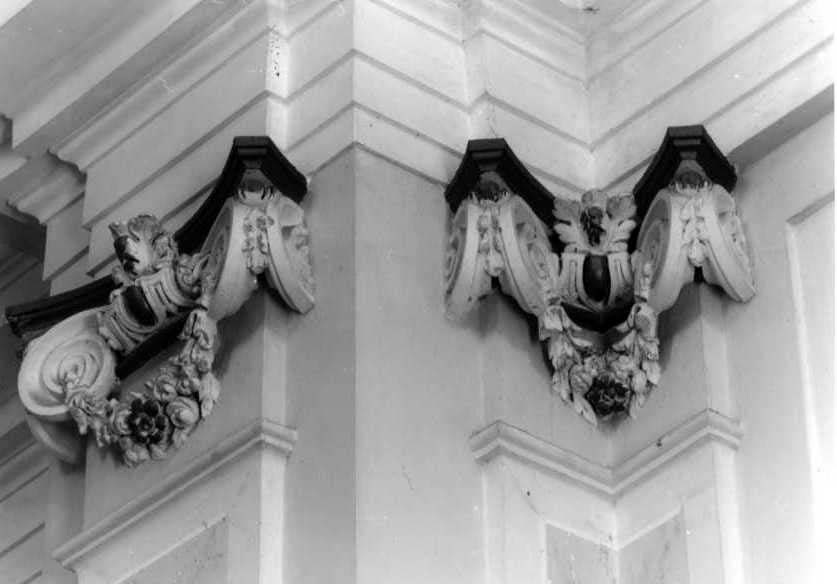 capitello di lesena, serie - bottega campana (sec. XIX)