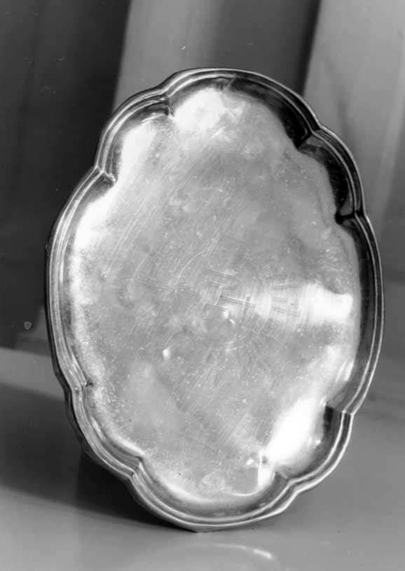 vassoio - bottega campana (sec. XX)