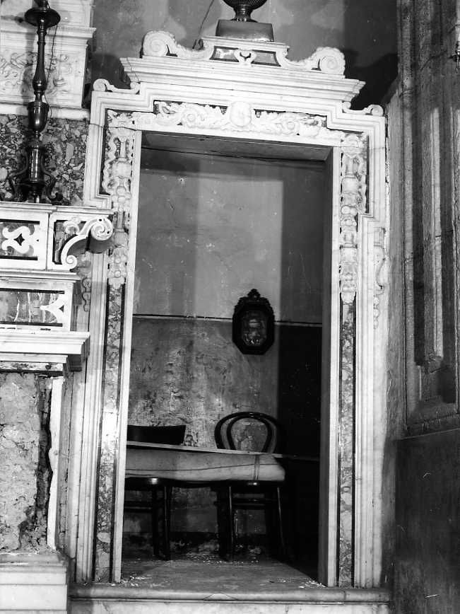 mostra di porta, serie - bottega campana (sec. XVIII)