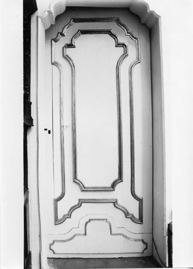 porta - ad un battente, serie - bottega campana (sec. XVIII)