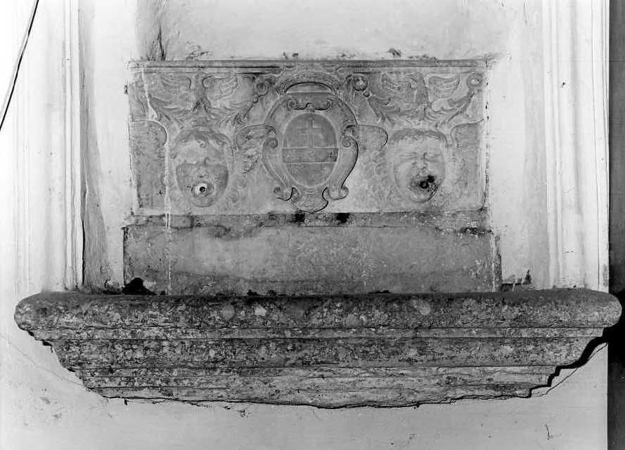 fontana da sacrestia - bottega campana (fine/inizio secc. XVI/ XVII)