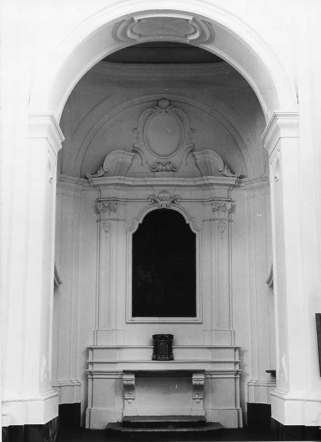 decorazione plastico-architettonica, complesso decorativo - bottega campana (secondo quarto sec. XVIII)