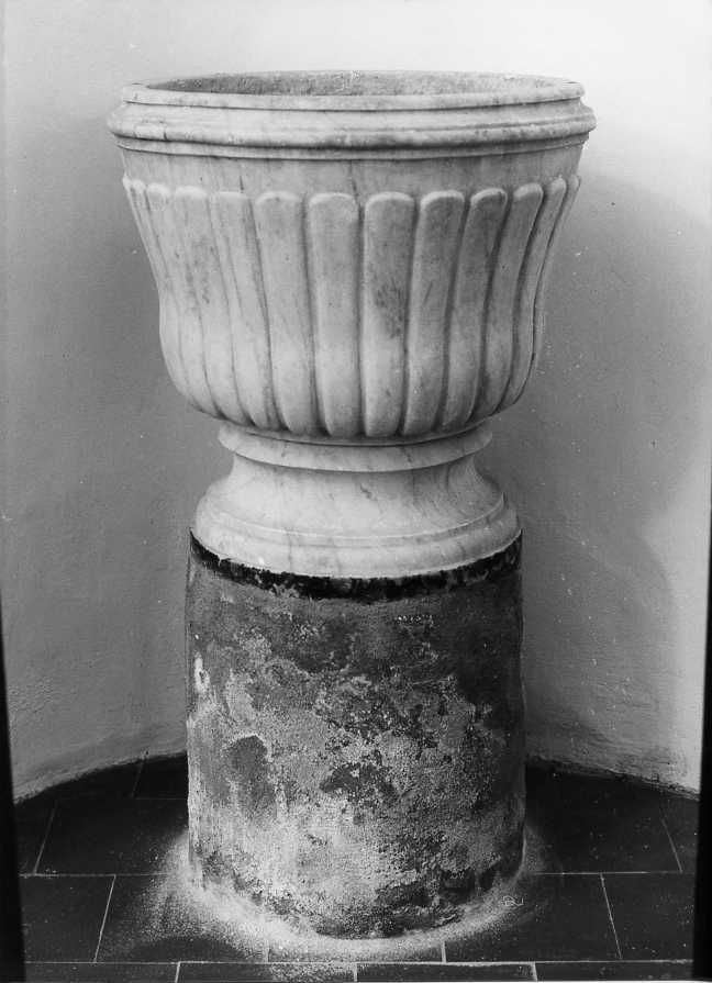 fonte battesimale - bottega campana (fine/inizio secc. XVIII/ XIX)