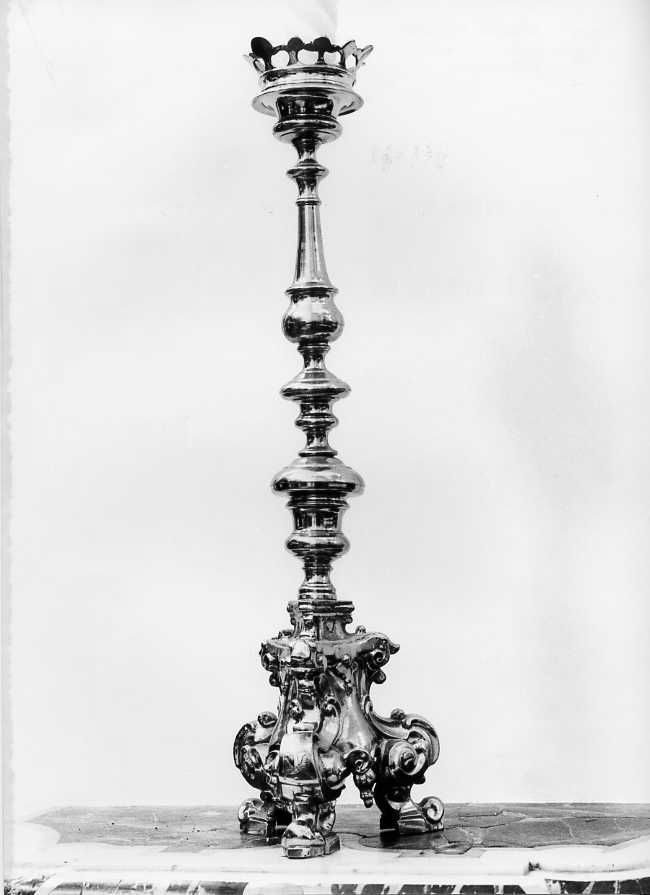 candeliere d'altare, serie - bottega napoletana (metà sec. XVIII)