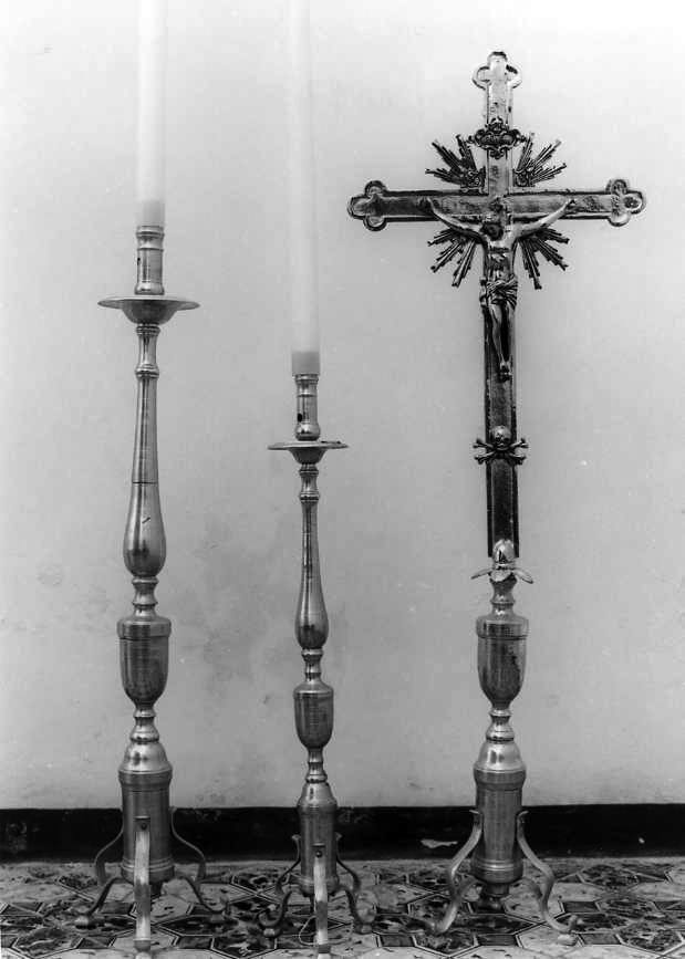 candeliere d'altare, serie - bottega campana (sec. XIX)