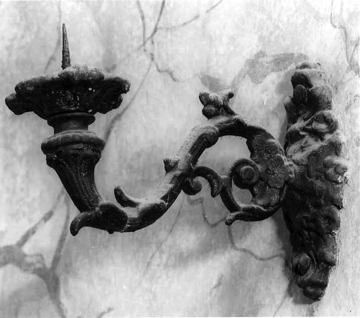 candeliere da parete, serie - bottega campana (sec. XVIII)