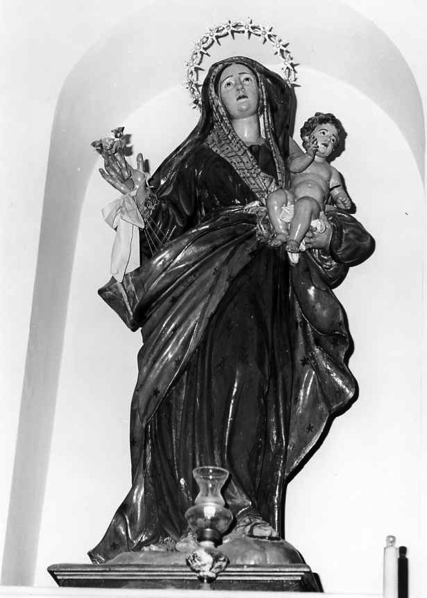 Madonna con Bambino (gruppo scultoreo) - bottega campana (prima metà sec. XIX)