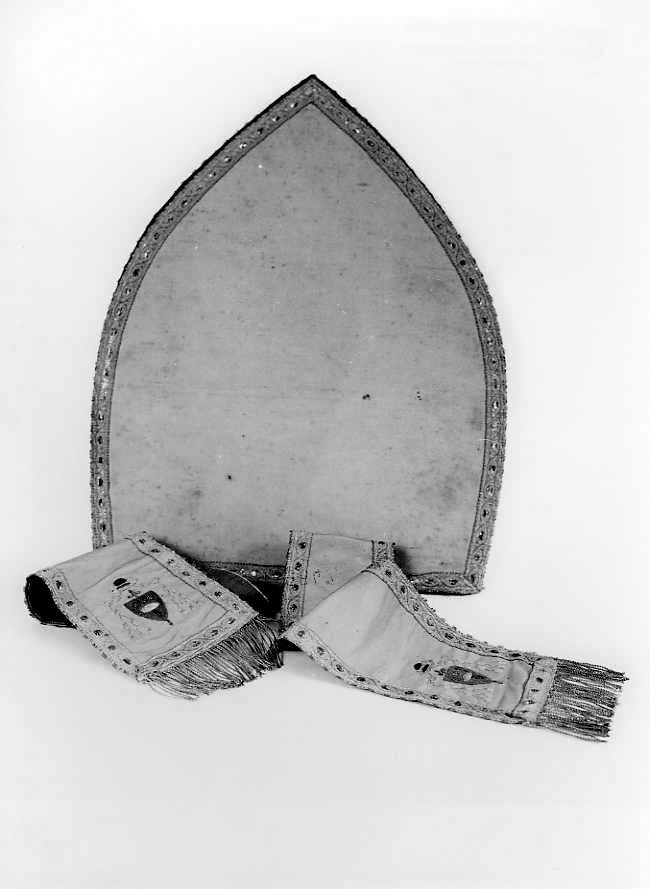 mitria - manifattura campana (fine/inizio secc. XIX/ XX)