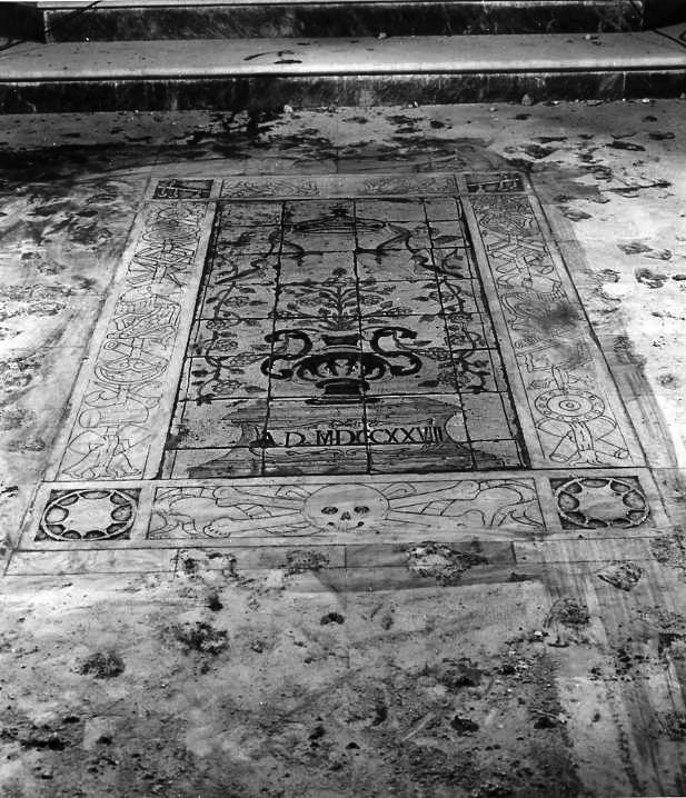 lapide tombale - bottega campana (sec. XVIII)