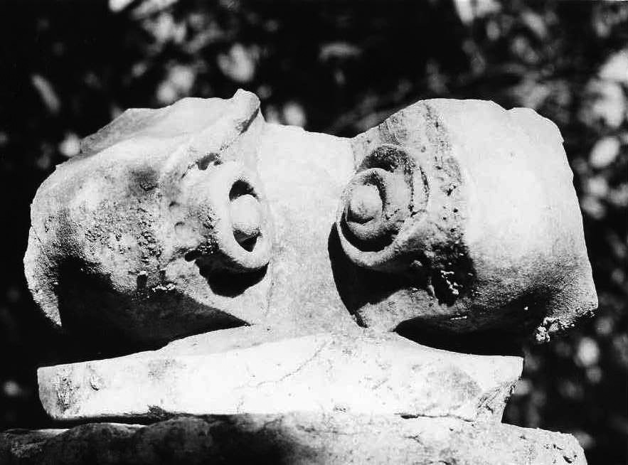 capitello, frammento - bottega campana (sec. XVIII)