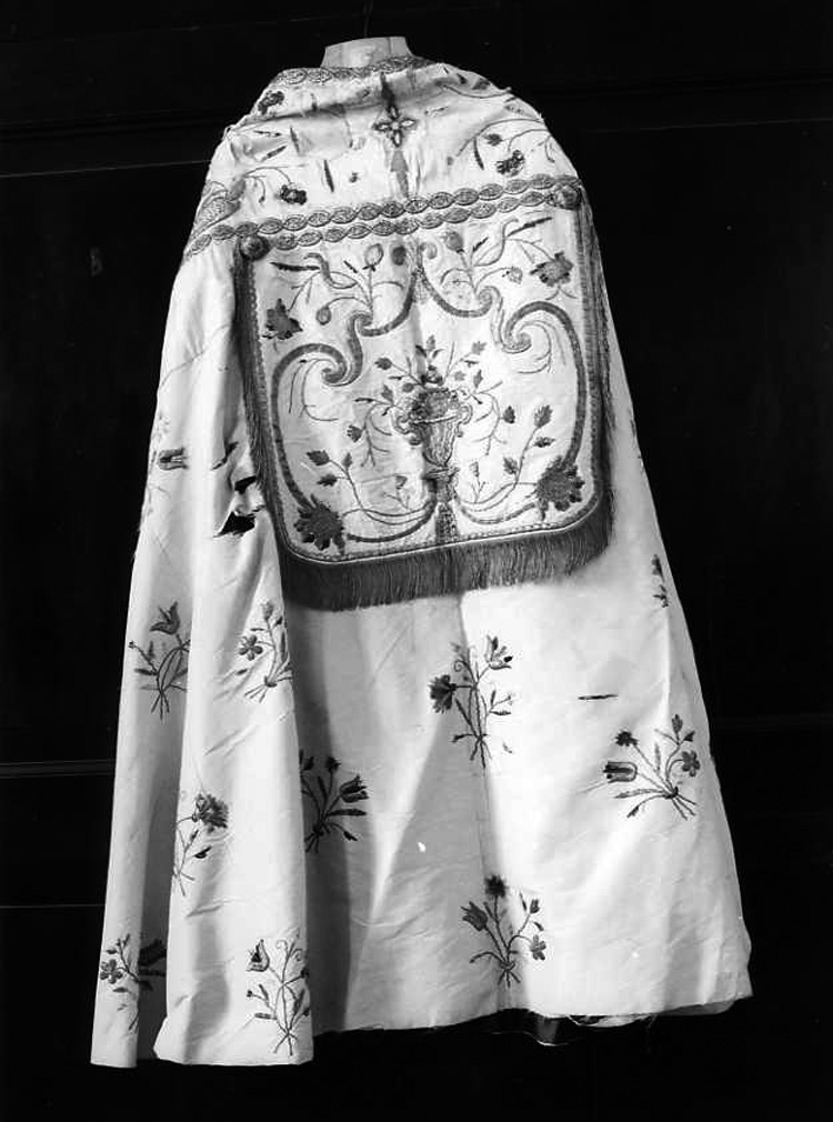 piviale - manifattura campana (sec. XIX)