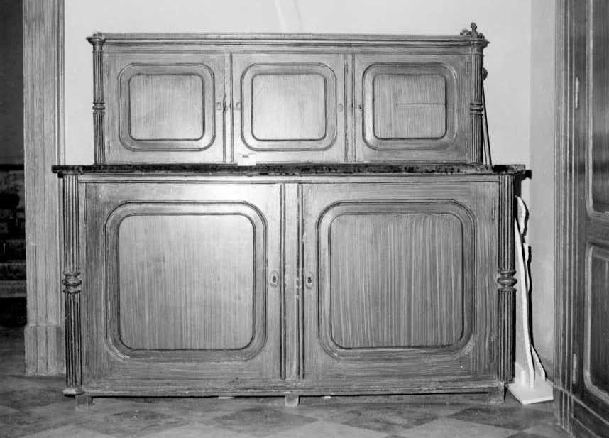 mobile da sacrestia con alzata - bottega campana (prima metà sec. XX)