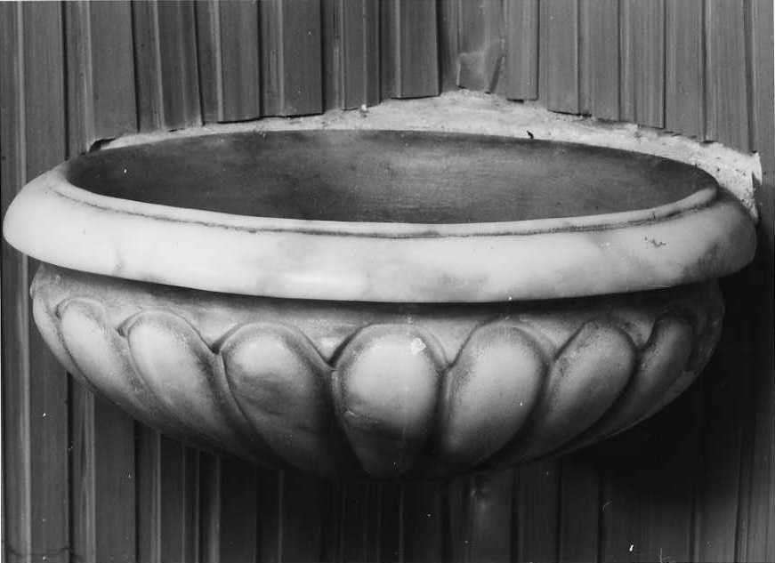 acquasantiera da parete - bottega campana (sec. XIX)