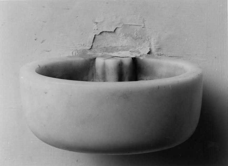 acquasantiera da parete - bottega campana (sec. XIX)