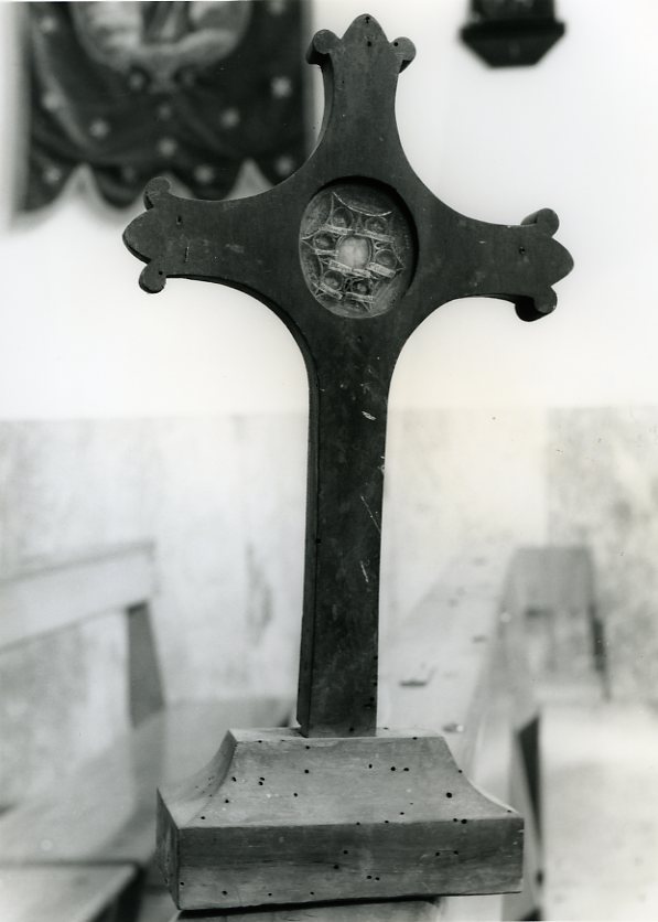 reliquiario - a croce - bottega campana (prima metà sec. XIX)