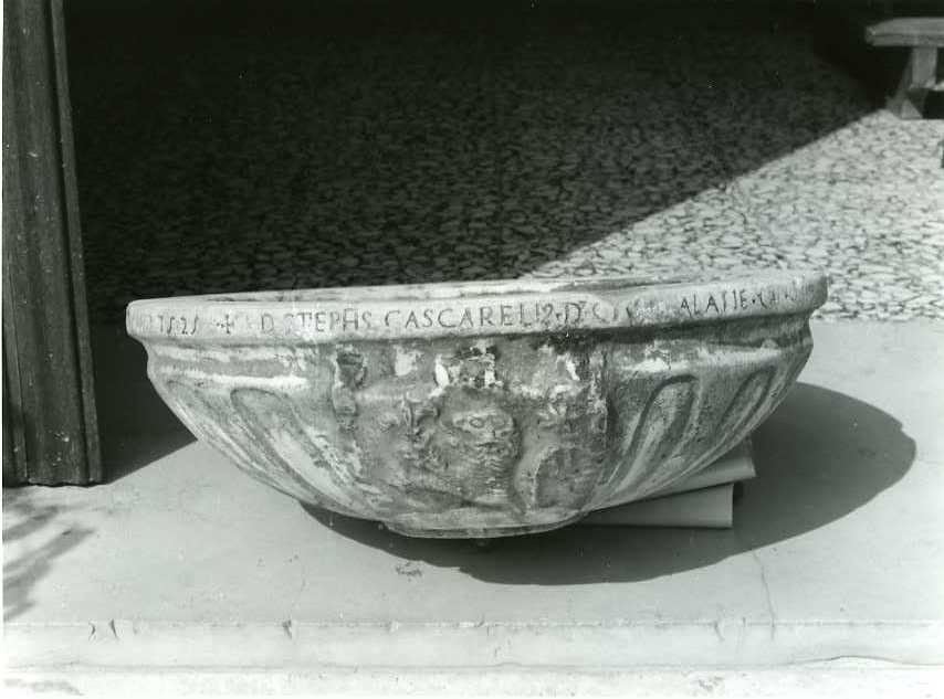 acquasantiera - bottega campana (sec. XVI)