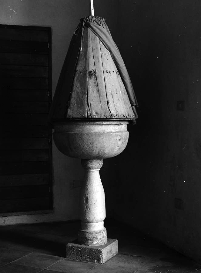 fonte battesimale - a fusto - bottega campana (prima metà sec. XVII)