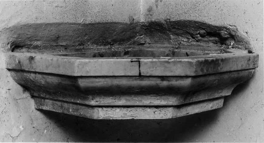 acquasantiera da parete - bottega campana (sec. XVIII)