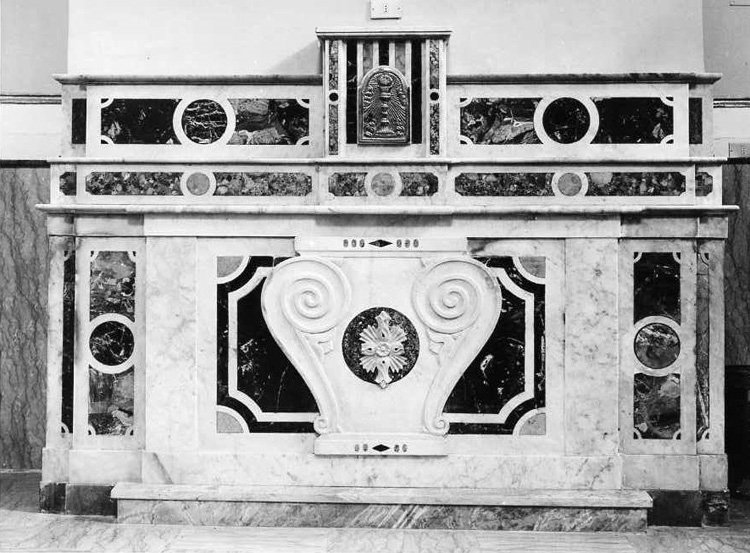 altare - a blocco - bottega campana (prima metà sec. XX)