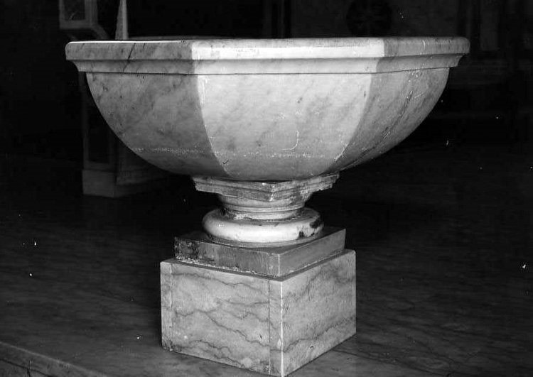 fonte battesimale - bottega campana (seconda metà sec. XIX)