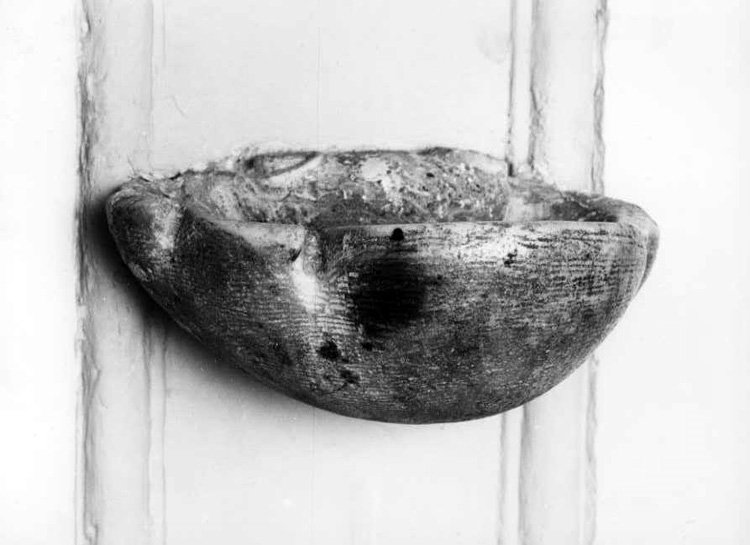 acquasantiera da parete - bottega napoletana (sec. XVIII)