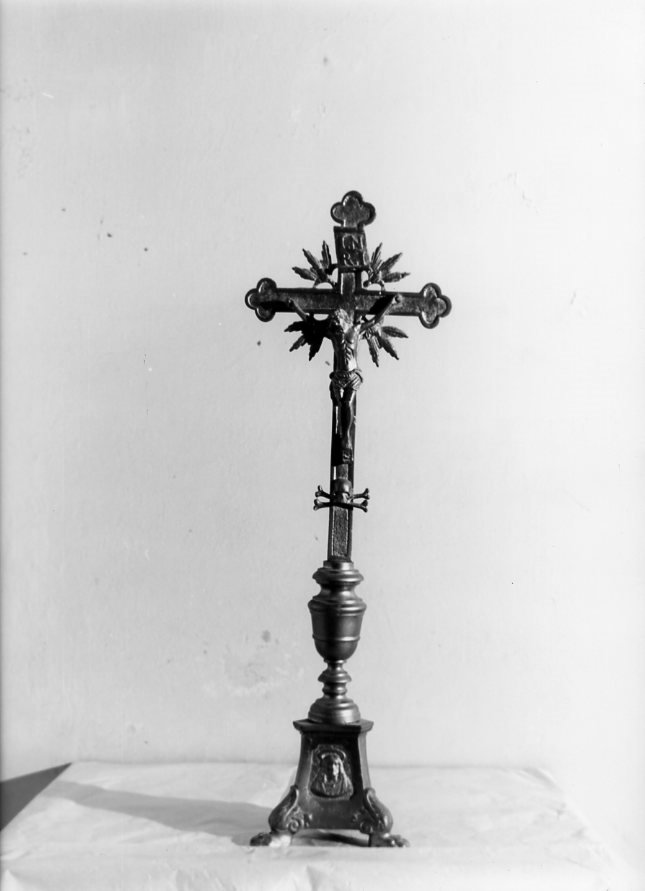 Cristo crocifisso (croce d'altare) - bottega campana (prima metà sec. XX)