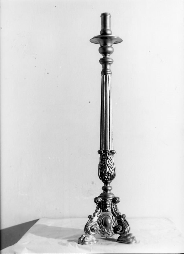 candelabro, serie - bottega campana (prima metà sec. XX)
