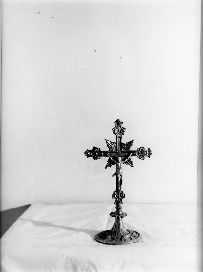 croce d'altare - bottega campana (prima metà sec. XX)