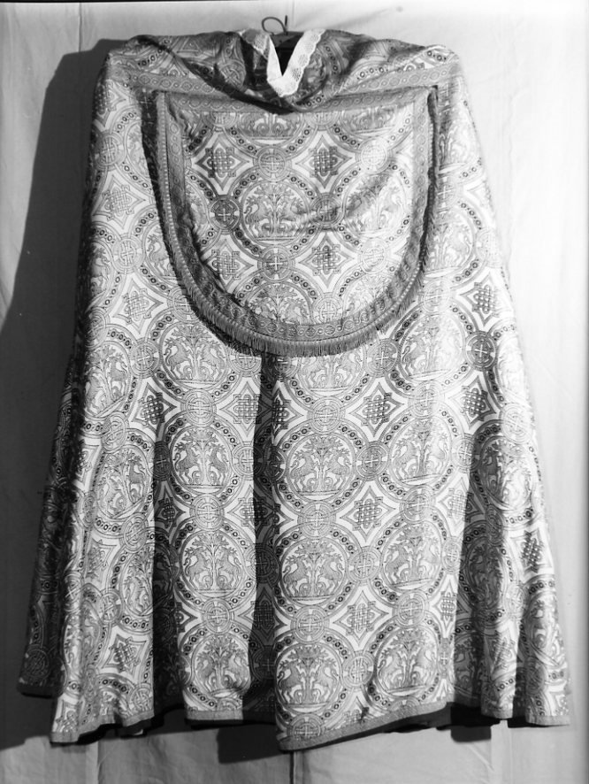 piviale - manifattura campana (prima metà sec. XX)